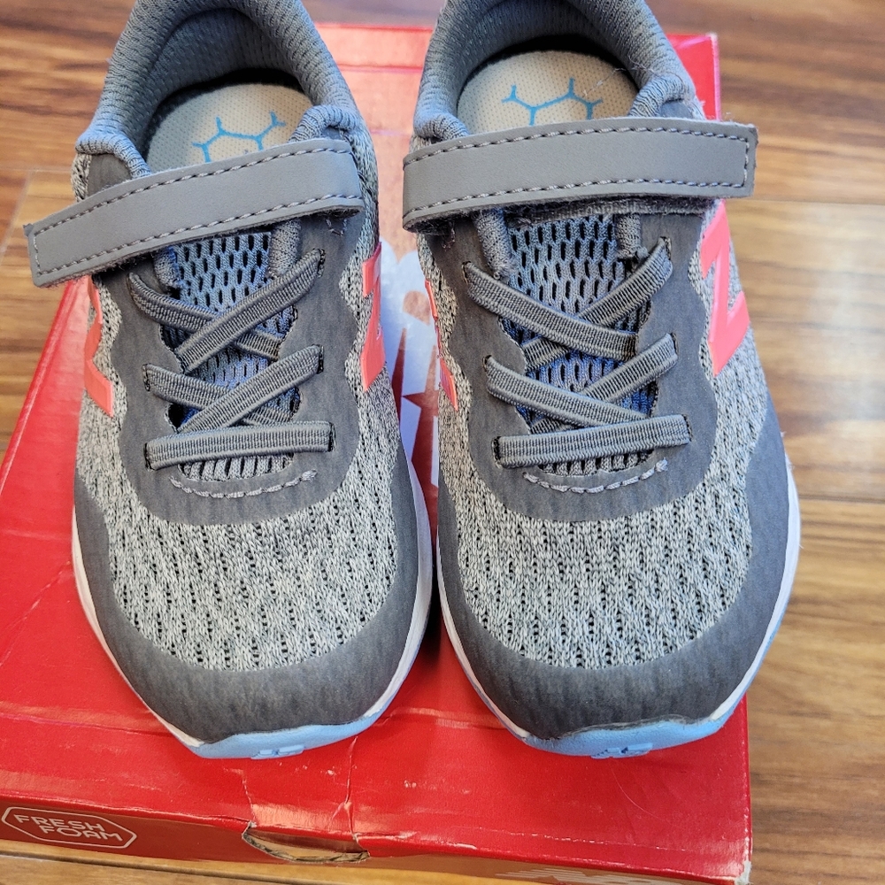 New balance toddler girl tennis shoes